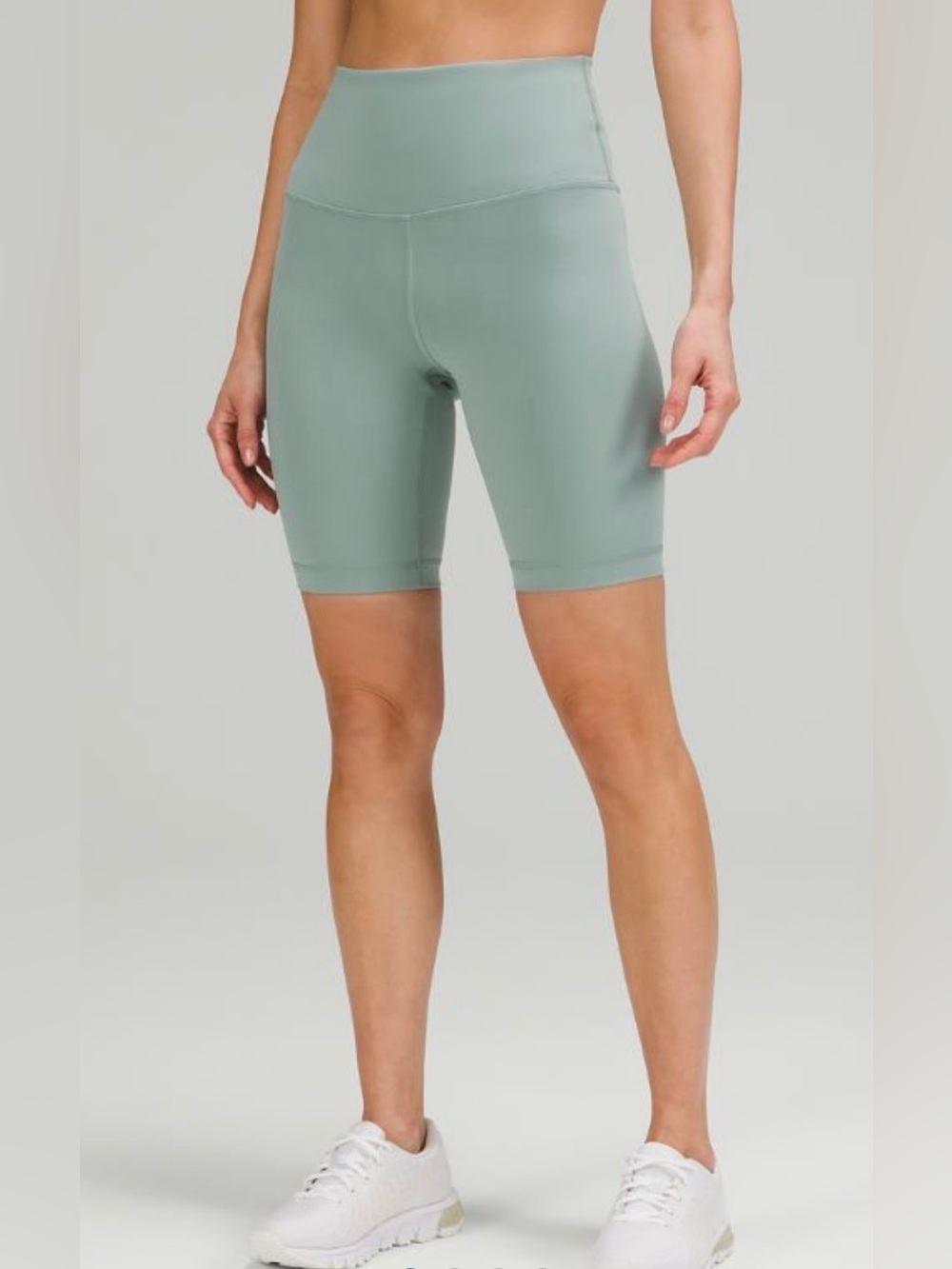 Lululemon Wunder Train Contour Fit
High-Rise Short 8"